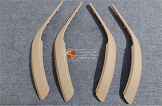 Tay nắm cửa trong BMW X1 E84 màu kem