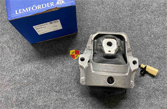 Cao su chân máy Audi Q5 2.0