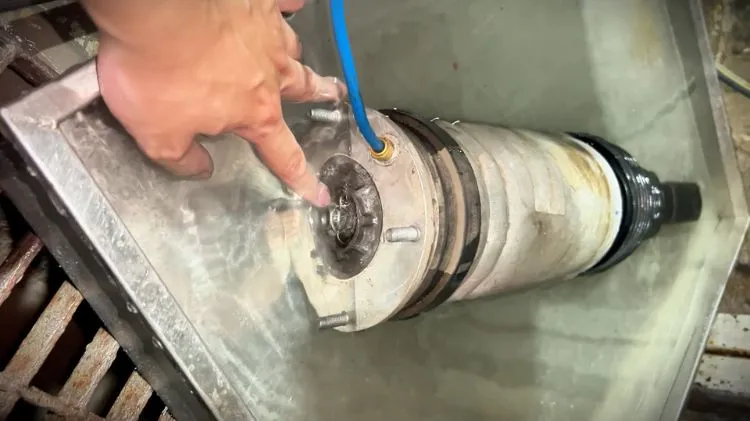 Sửa lỗi bầu hơi giảm xóc Range Rover – tiết kiệm tới 80% chi phí!