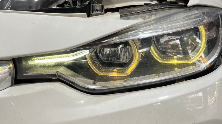 Sửa lỗi vỡ mặt đèn, mắt vàng do cháy ống dẫn sáng trên BMW 3 seri F30 - Tiết kiệm hơn 10 lần chi phí 