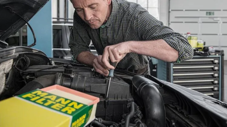 /cam-nang/cam-nang-sua-chua/kiem-tra-va-thay-loc-gio-loc-cabin-o-to-bi-quyet-bao-ve-he-thong-dieu-hoa-sau-mua-ngap-1538