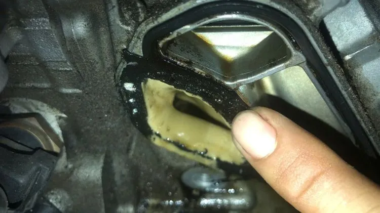 /cam-nang/cam-nang-sua-chua/dau-sang-nuoc-la-gi-nguyen-nhan-dau-hieu-muc-do-nguy-hiem-va-cach-sua-chua-1542