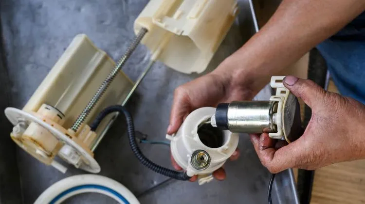 5 dấu hiệu bơm xăng ô tô sắp hỏng – Cần biết để tránh chết máy giữa đường!