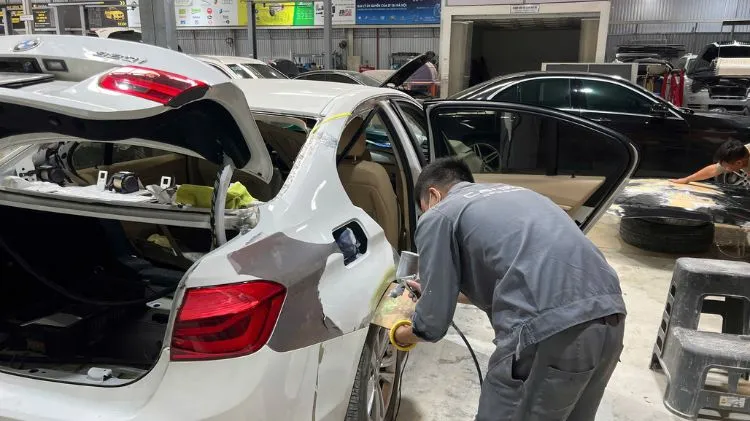 Vì sao thợ Huế được xem là “chuẩn mực” trong nghề sơn xe?